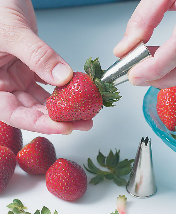 How to Hull Strawberries-No Special Tool Required!