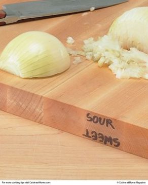 How to Contain Smells on Your Cutting Board