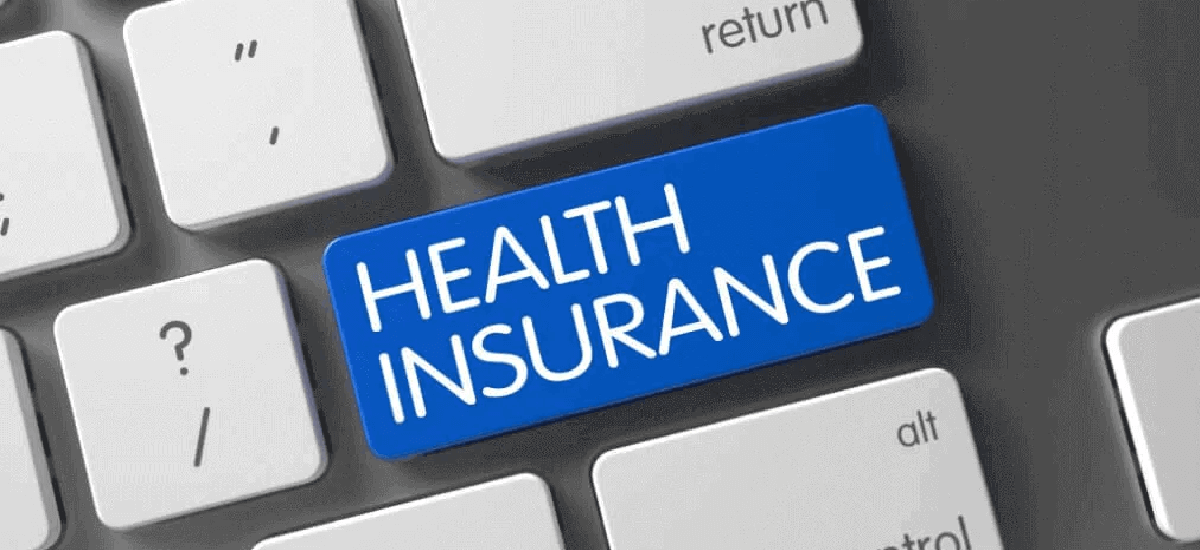 Government health insurance plans vs. private medical insurance policy