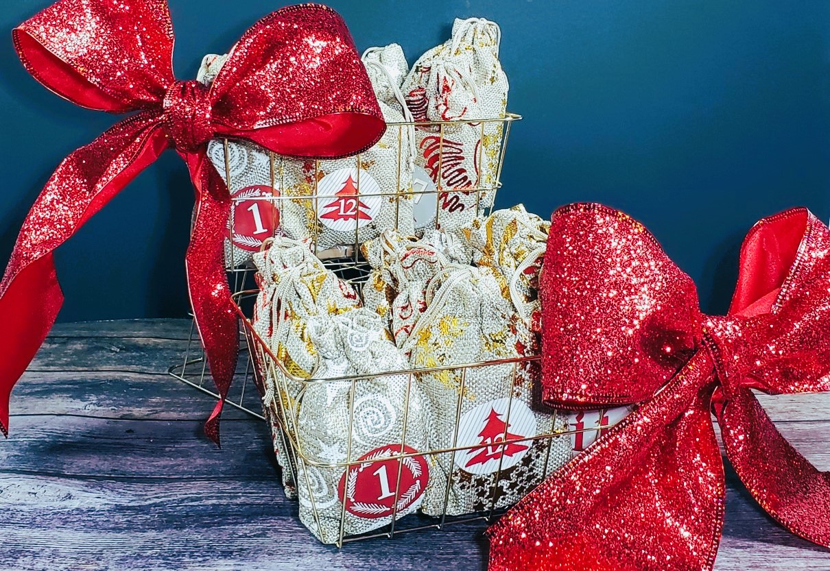 a-sweet-diy-advent-calendar-santa-com
