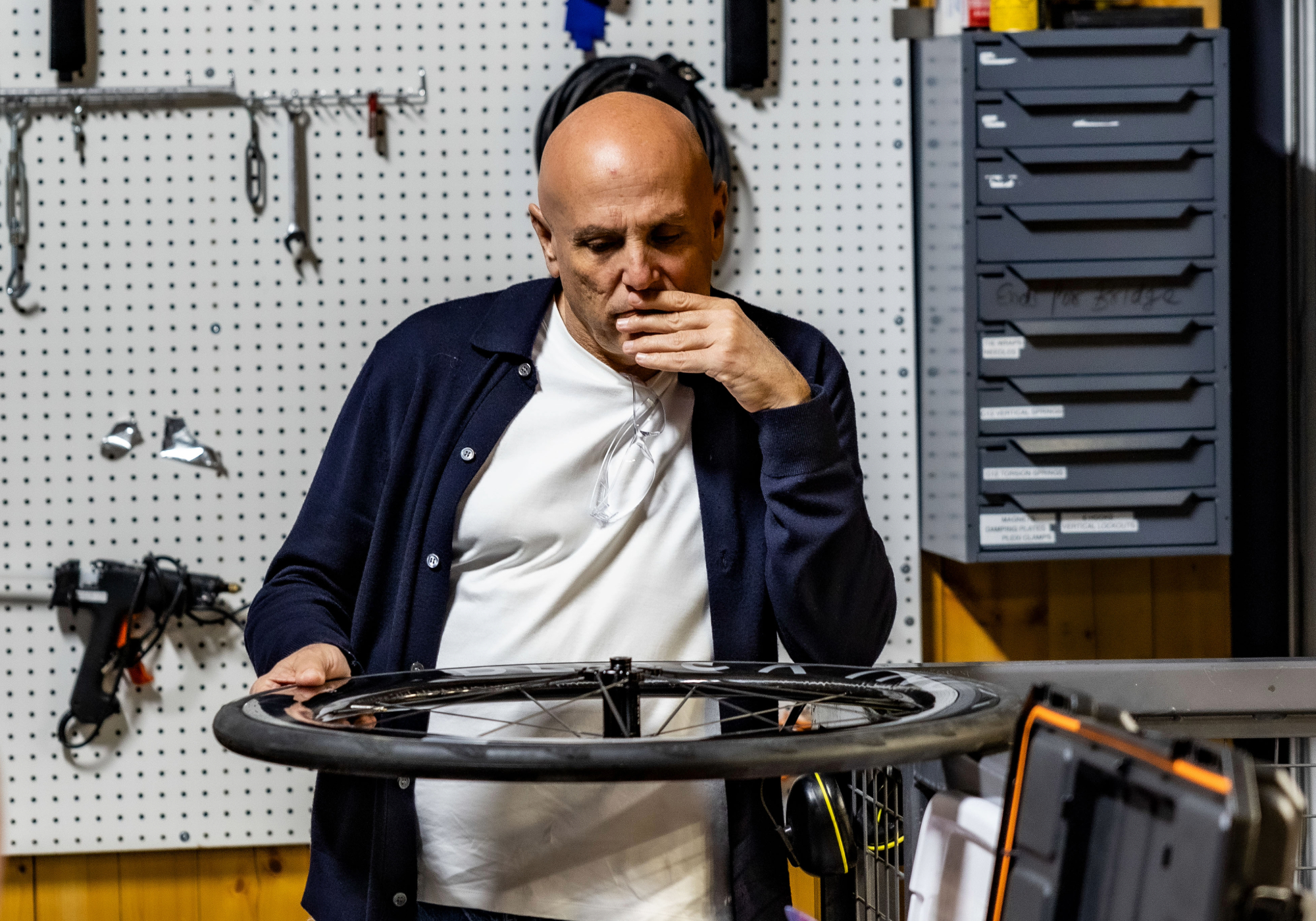 Rob Gitelis analysing 48 58 wheels at the wind tunnel