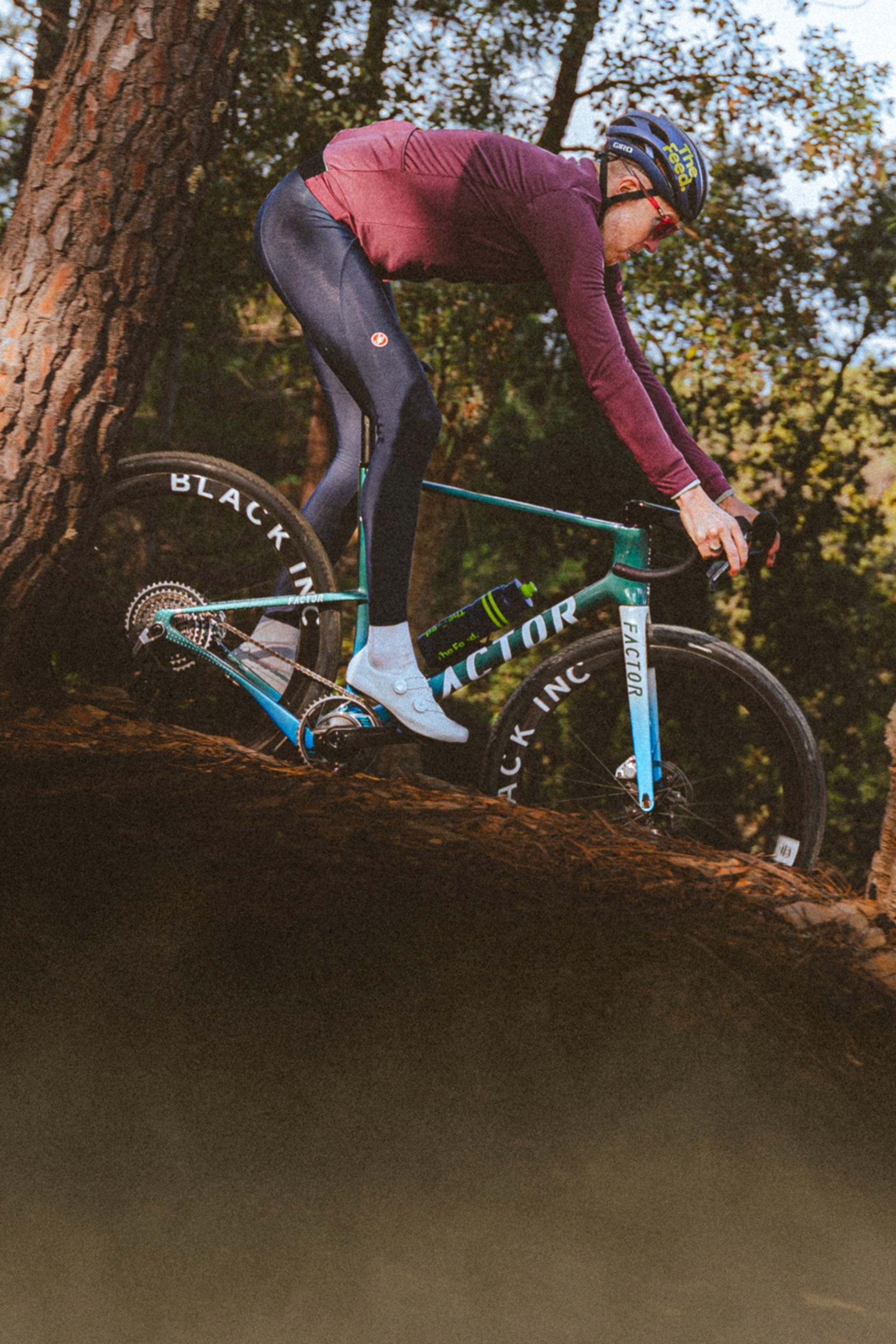 Rob Britton riding the Cyan Blue SARANA