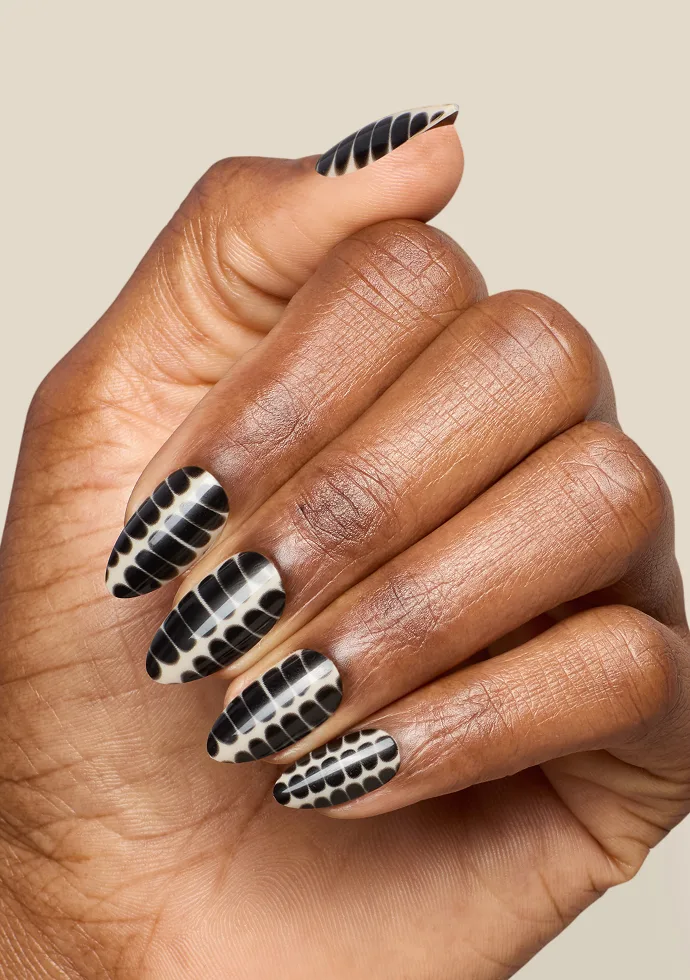 Snakeskin Press-on Nails: Hiss and Tell