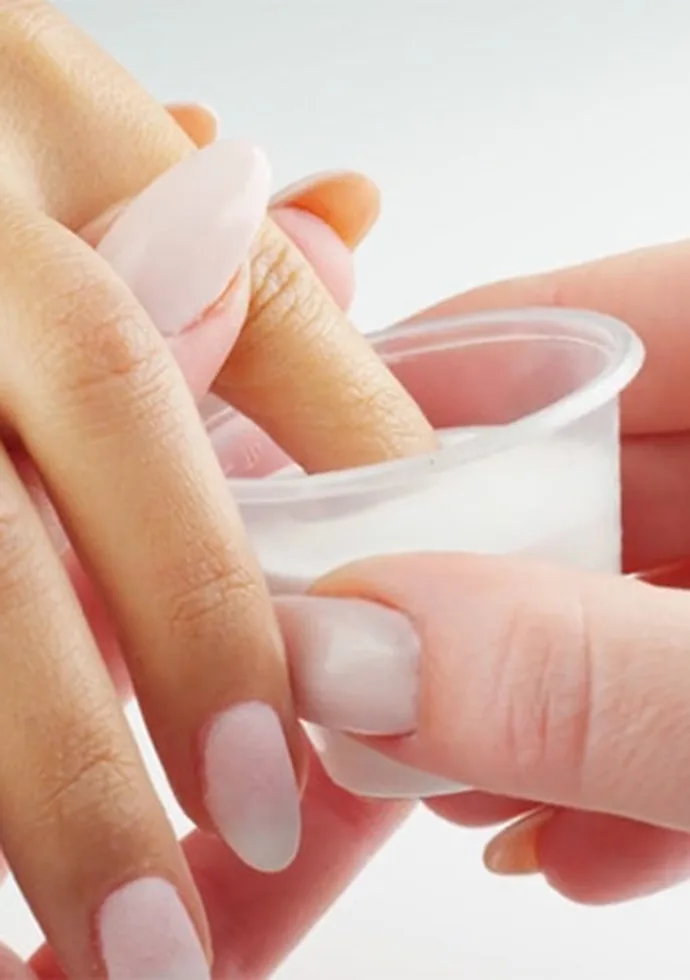 How to apply dip nails:  