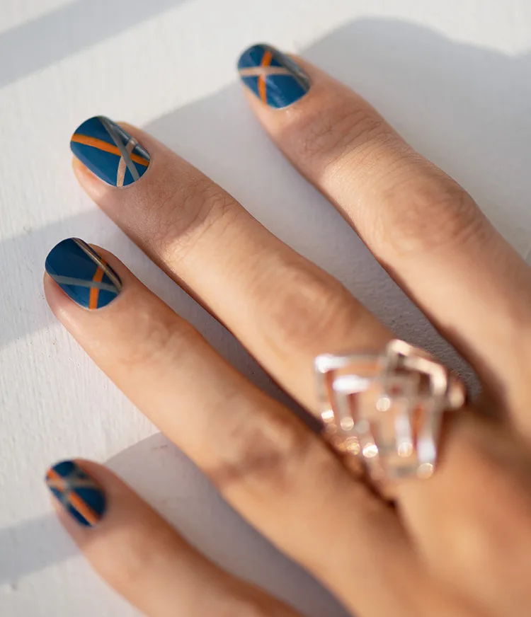 Fine Lines Blue Linework Nail Art Look