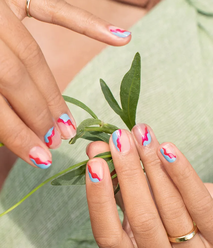 Here Comes the Tide Summer Wavy Minimalistic Nail Art Look