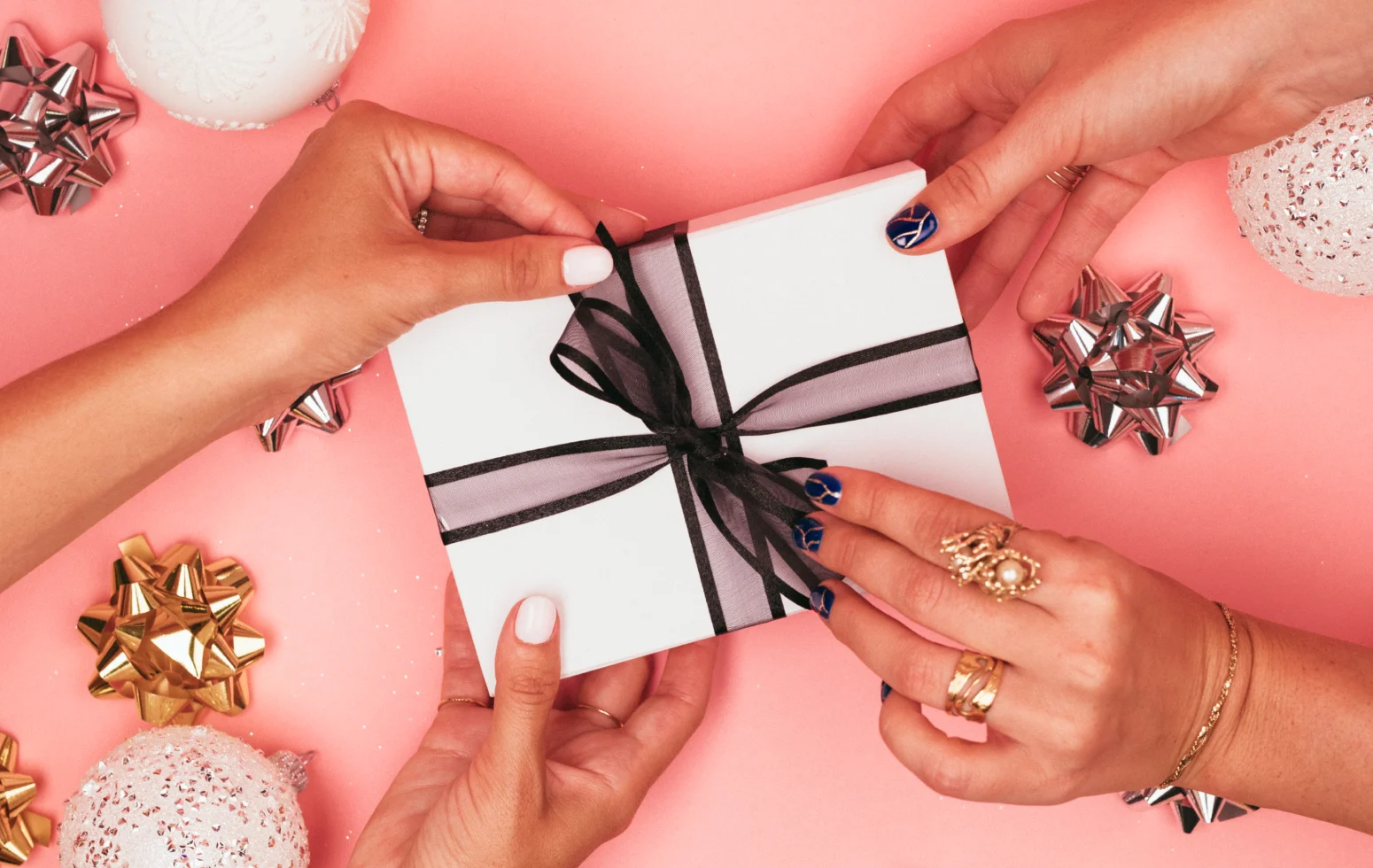 5 Must-Have Holiday Gifts