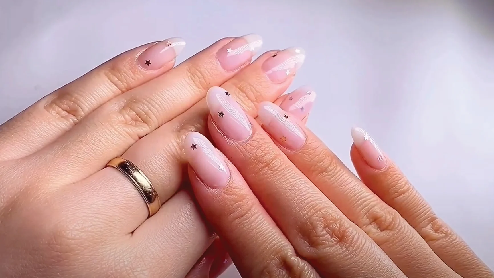 Nailfie Pose Tutorial