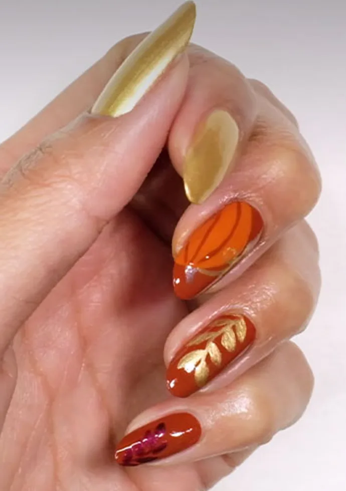 Sugar and Spice Pumpkin Nail Art by @overglowedit