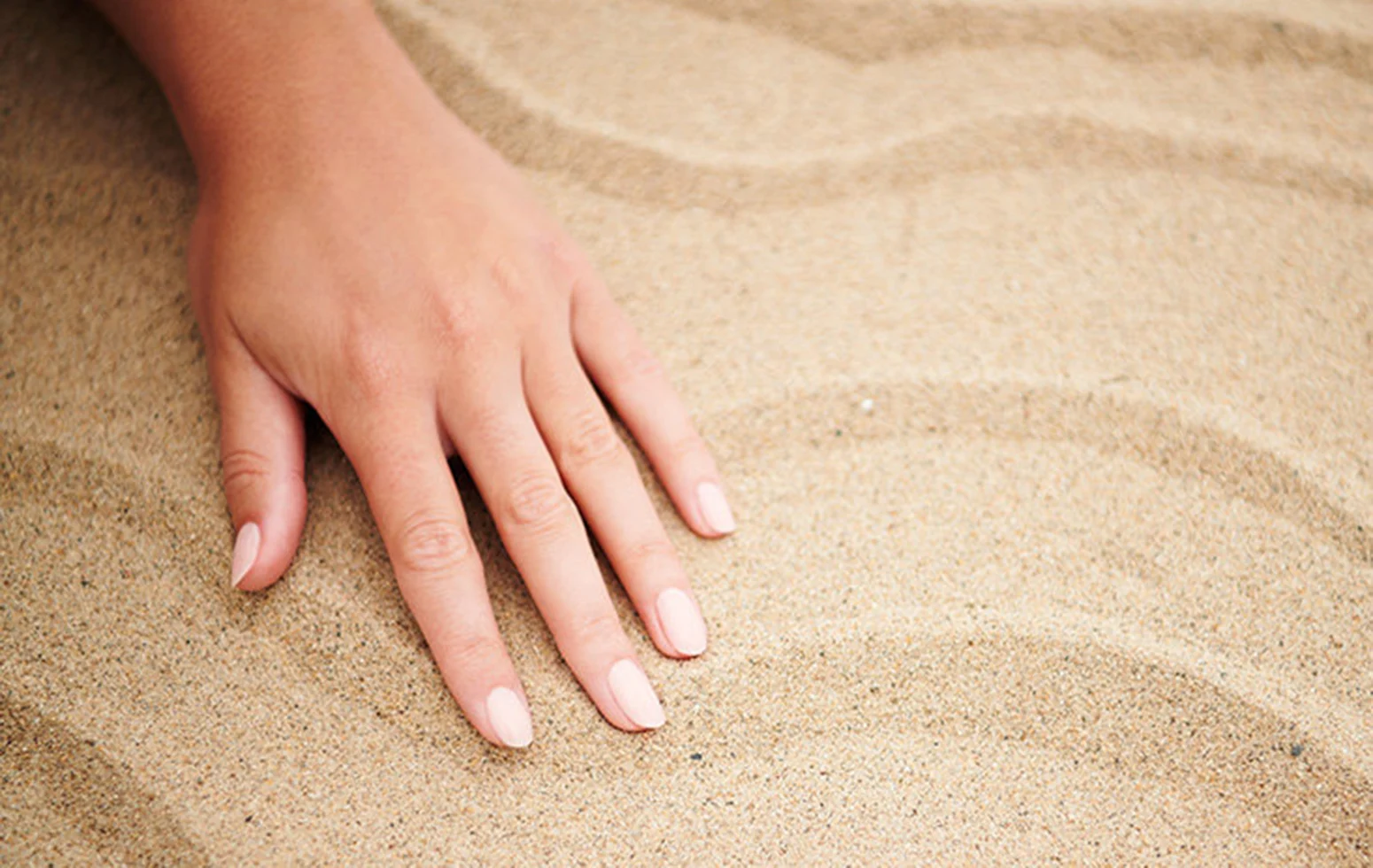 How to Fix Nail Ridges and the Causes Behind Them