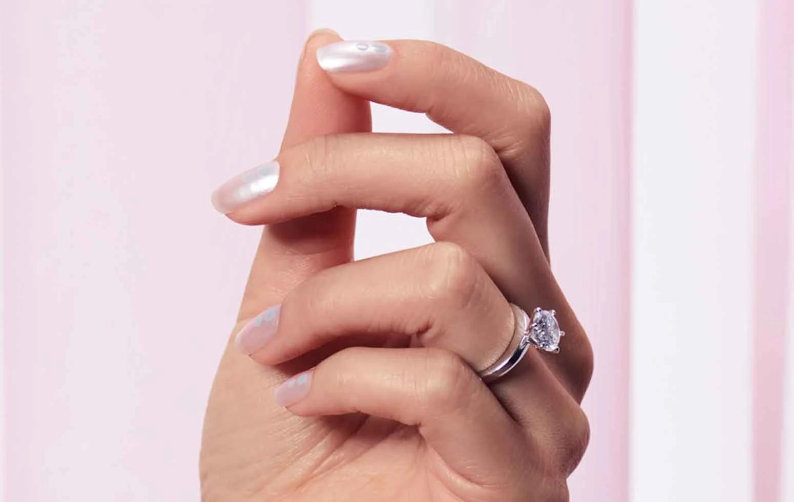 Nude-nails-trending