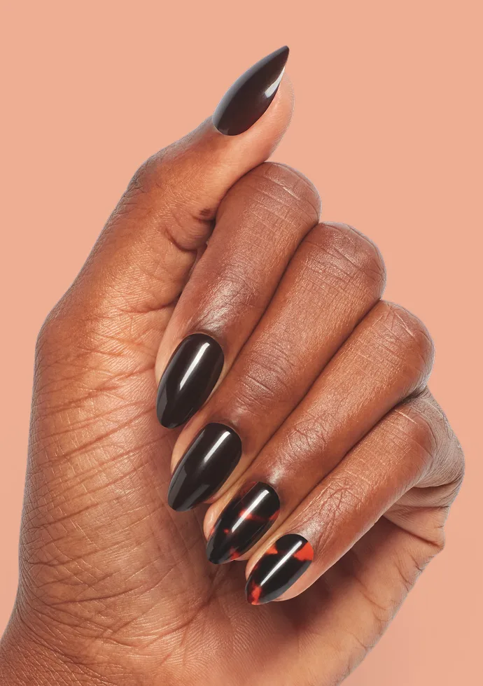 Tortoiseshell french tips: This Turtle Bytes