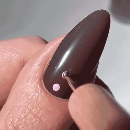 Now Trending: Polka Dot Nails