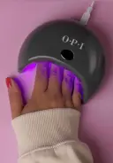 COLOR - CURE 4 FINGERS: Cure for 60 seconds using the GELement™ Lamp