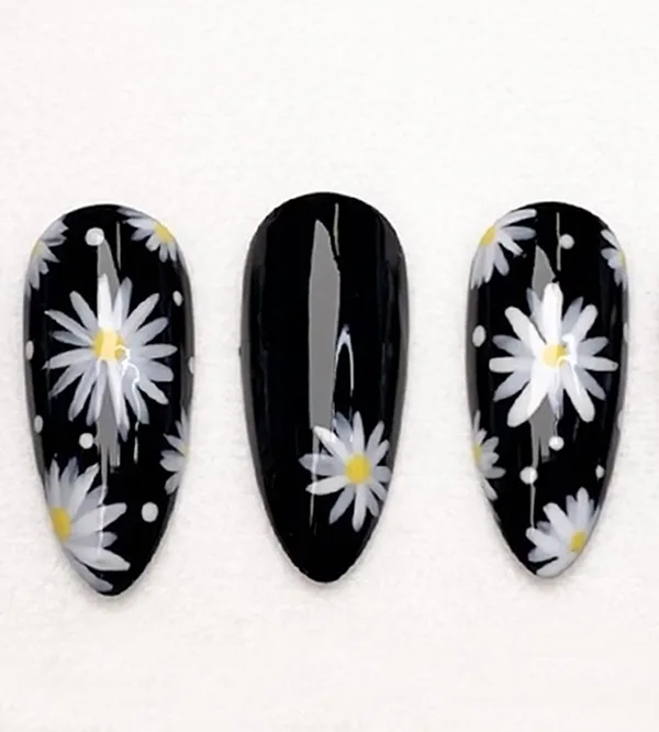 Daisy Me Rollin' Nature Strong Nail Art