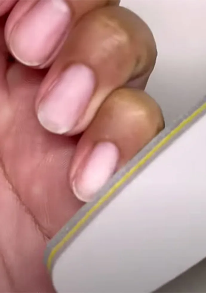 How to Safely Remove Dip Nails and Acrylics Nails at Home