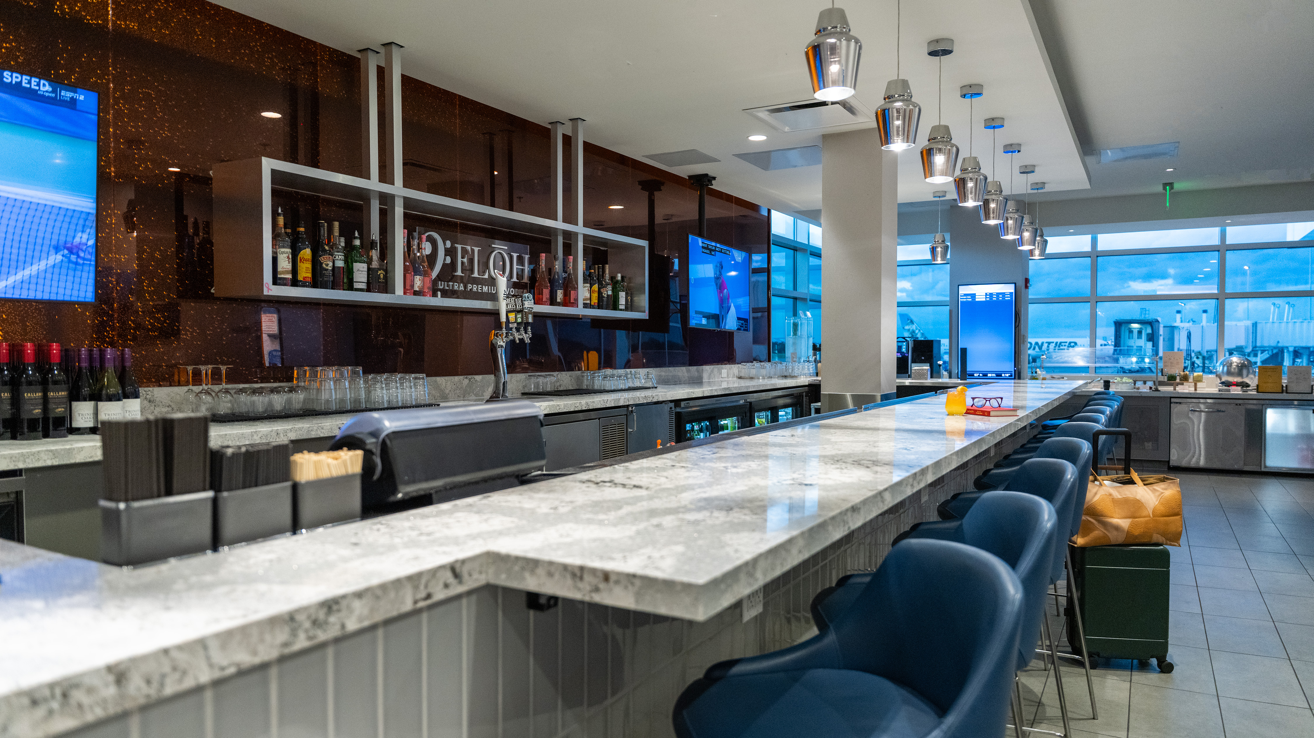 【R20878】India Club & Lounge Dine under the stars, sip under the skyline, and let the vibe