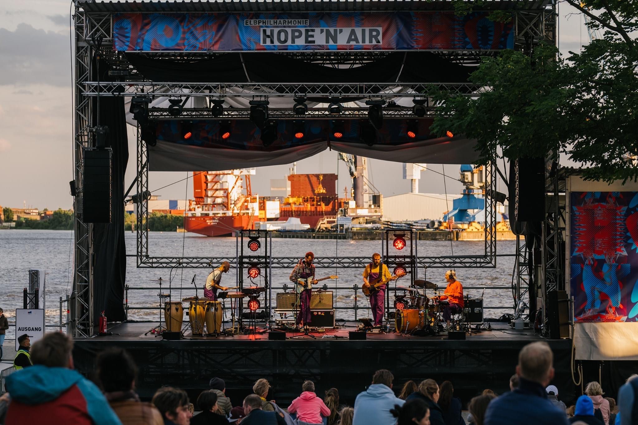 3 ALEX ECKERT UNIVERSE TOYTOY Elbphilharmonie OpenAir 2021 by Oliver Wulff