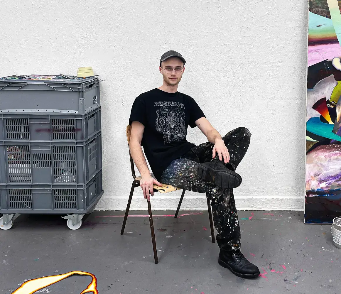 Hier sieht man ein Foto aus dem Atelier des Malers "Jakob Scheidt", der von der zeitgenössichen Hamburger Galerie von Wegen vertreten wird.
