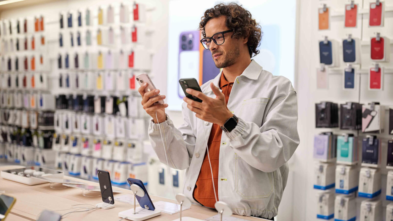 man-in-store-shopping-for-smartphone