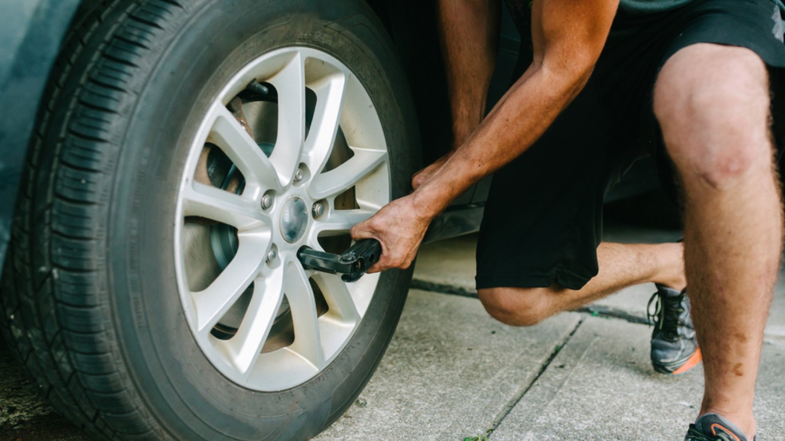 changing car tire
