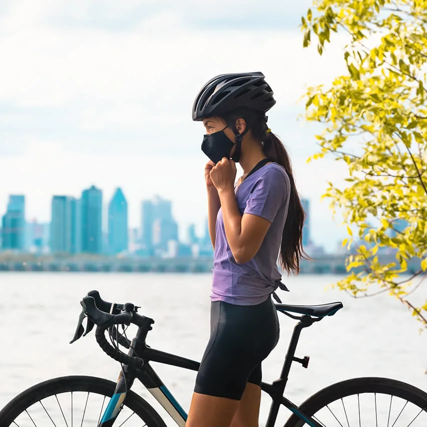 biking-in-toronto-with-mask-listing (1)