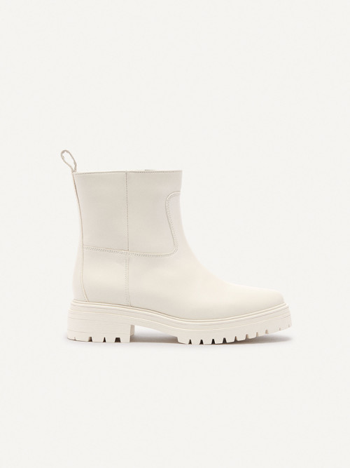 Cighter Boots in Off White