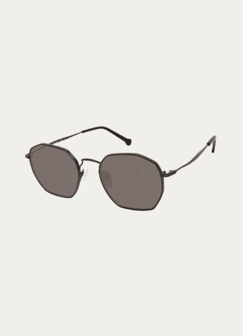 COLORS IN OPTICS
Groovy sunglasses