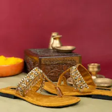 Zarish Gold Khussa & Kolhapuri Sandals 🥿 - Traditional Ethnic Footwear | Comfortable & Stylish Jutti for Festive Occasions