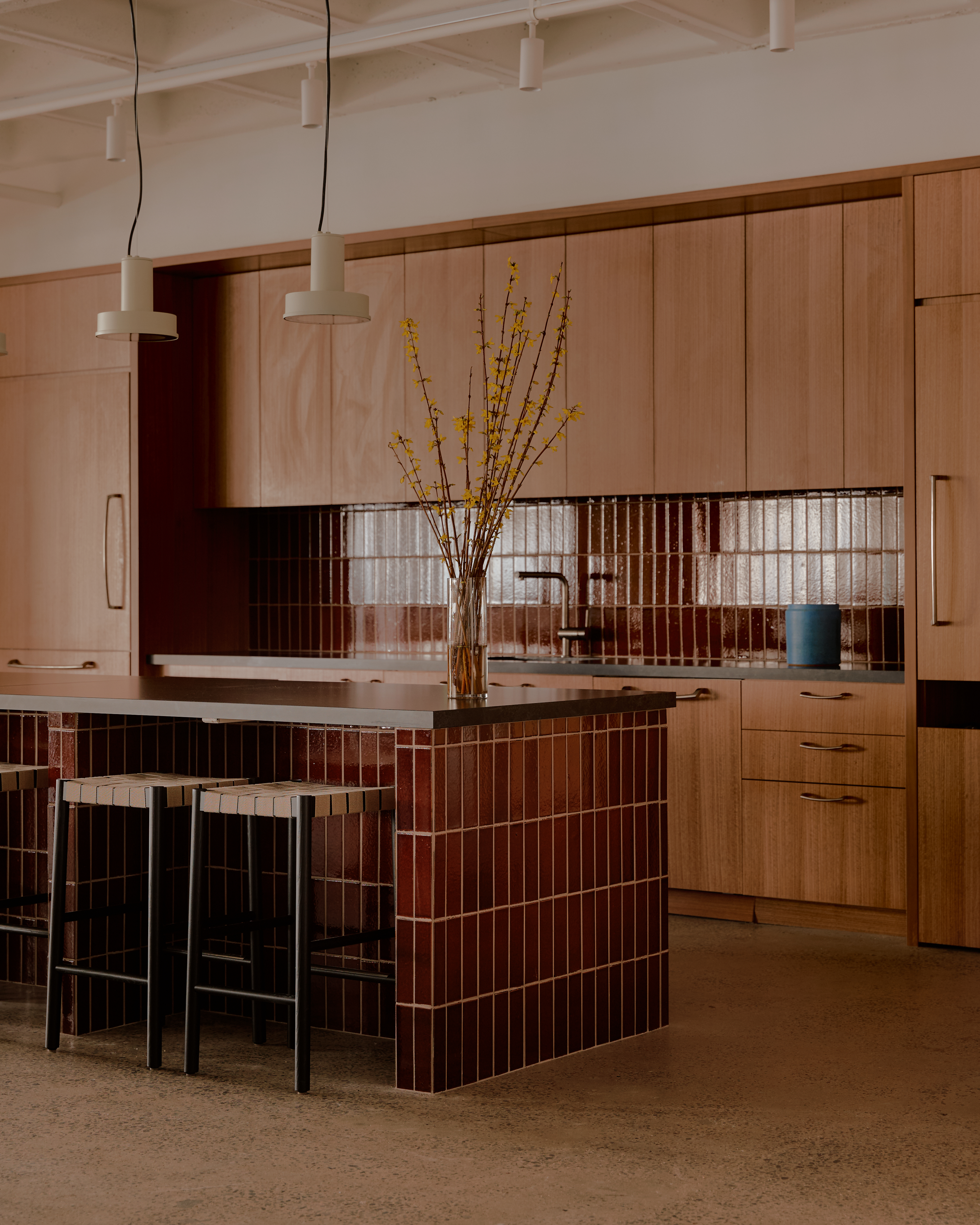 Float Studio 90714 Financial Firm