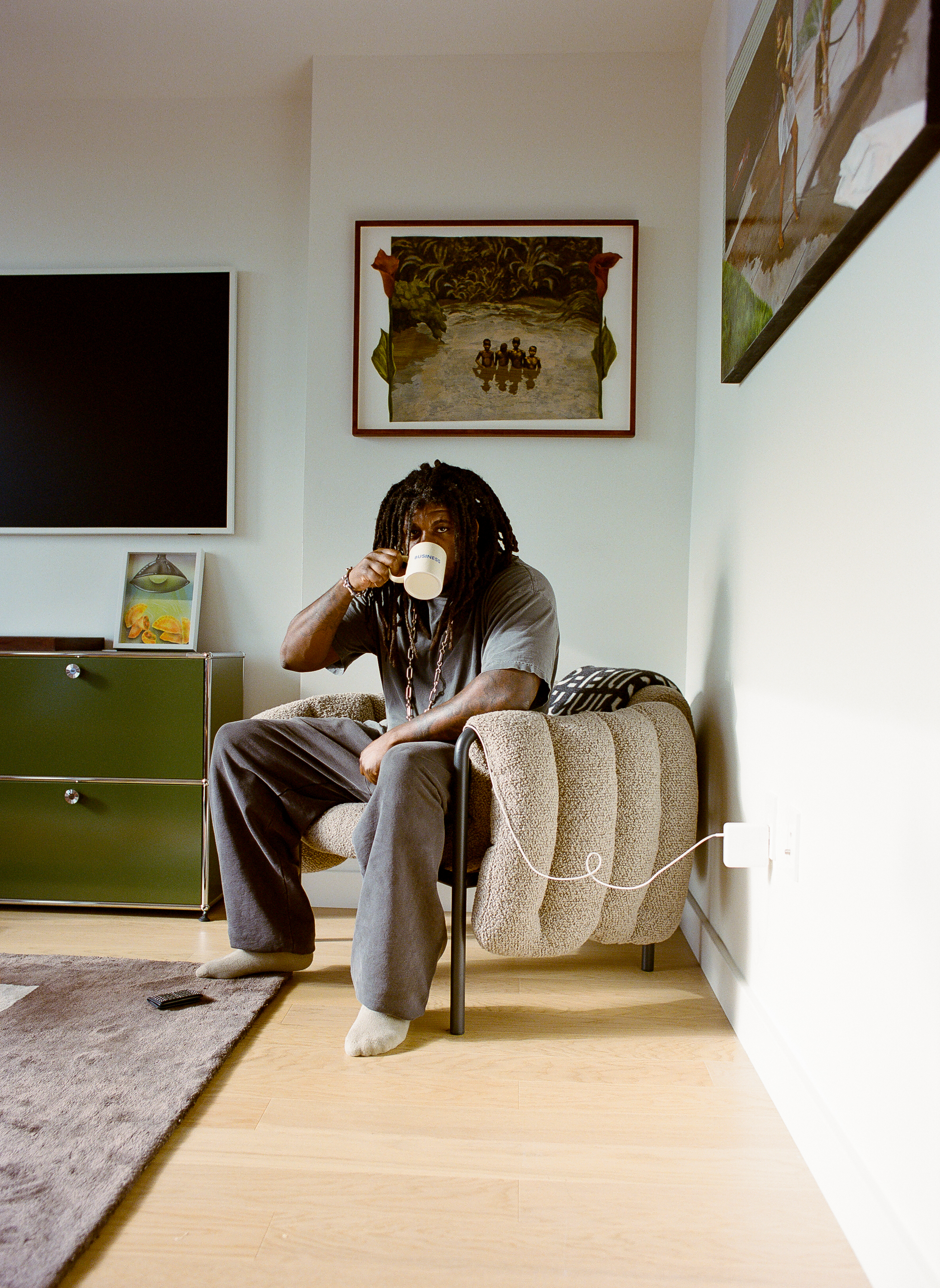 [Puffy Lounge Chair Sawdust / Black Grey](/furniture/chairs-and-stools/puffy/20299)