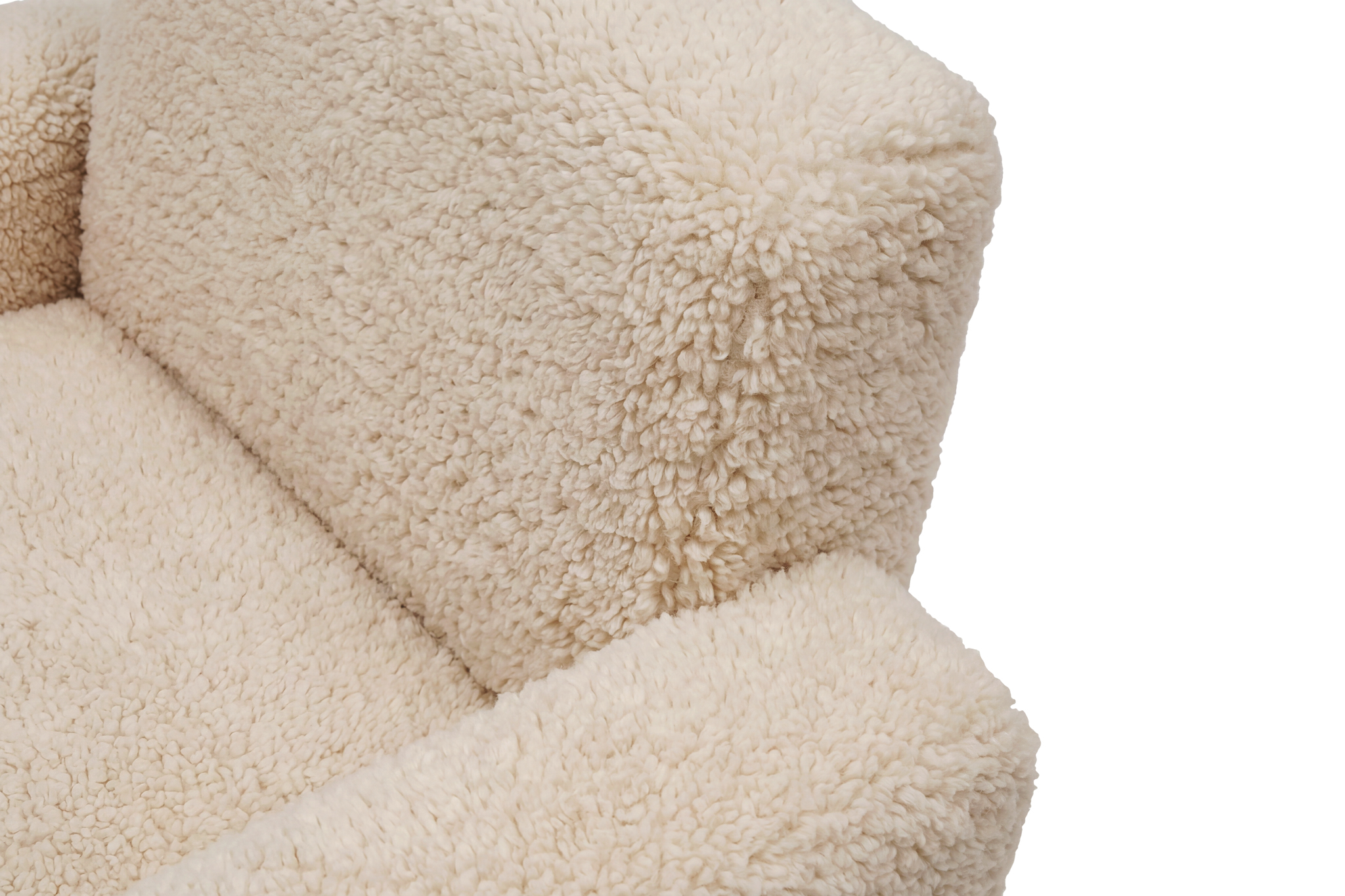 Hunk Lounge Chair With Armrests, Curly 17mm 09 Moonlight