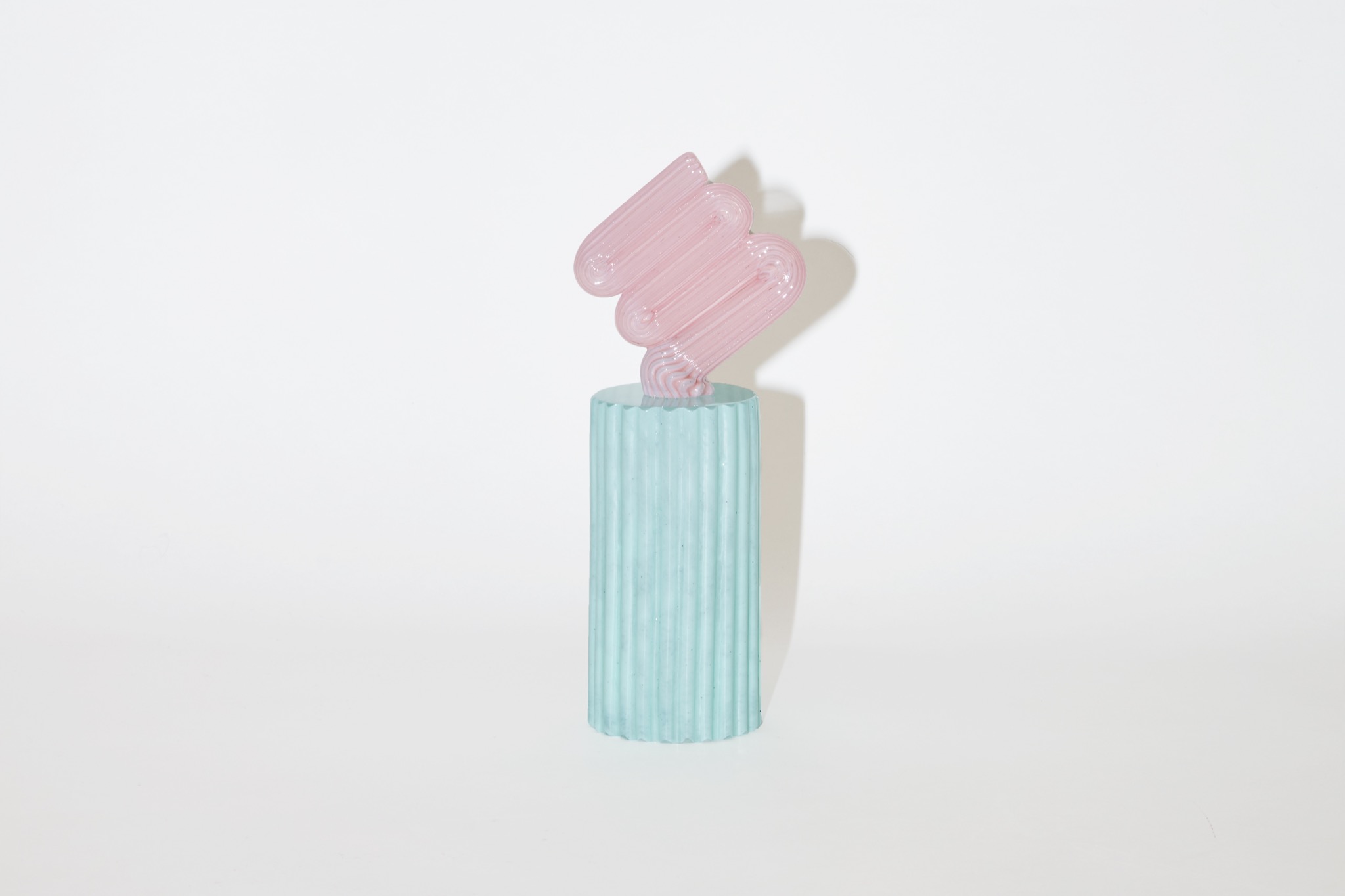 Monument Celadon Base / Pink Swirl, Art. no. 70032 (image 1)