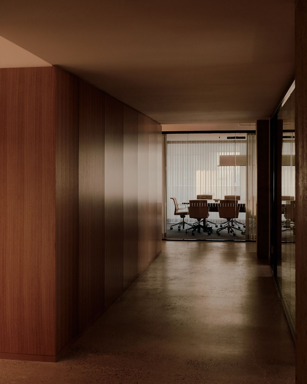 Float Studio 07223 Financial Firm