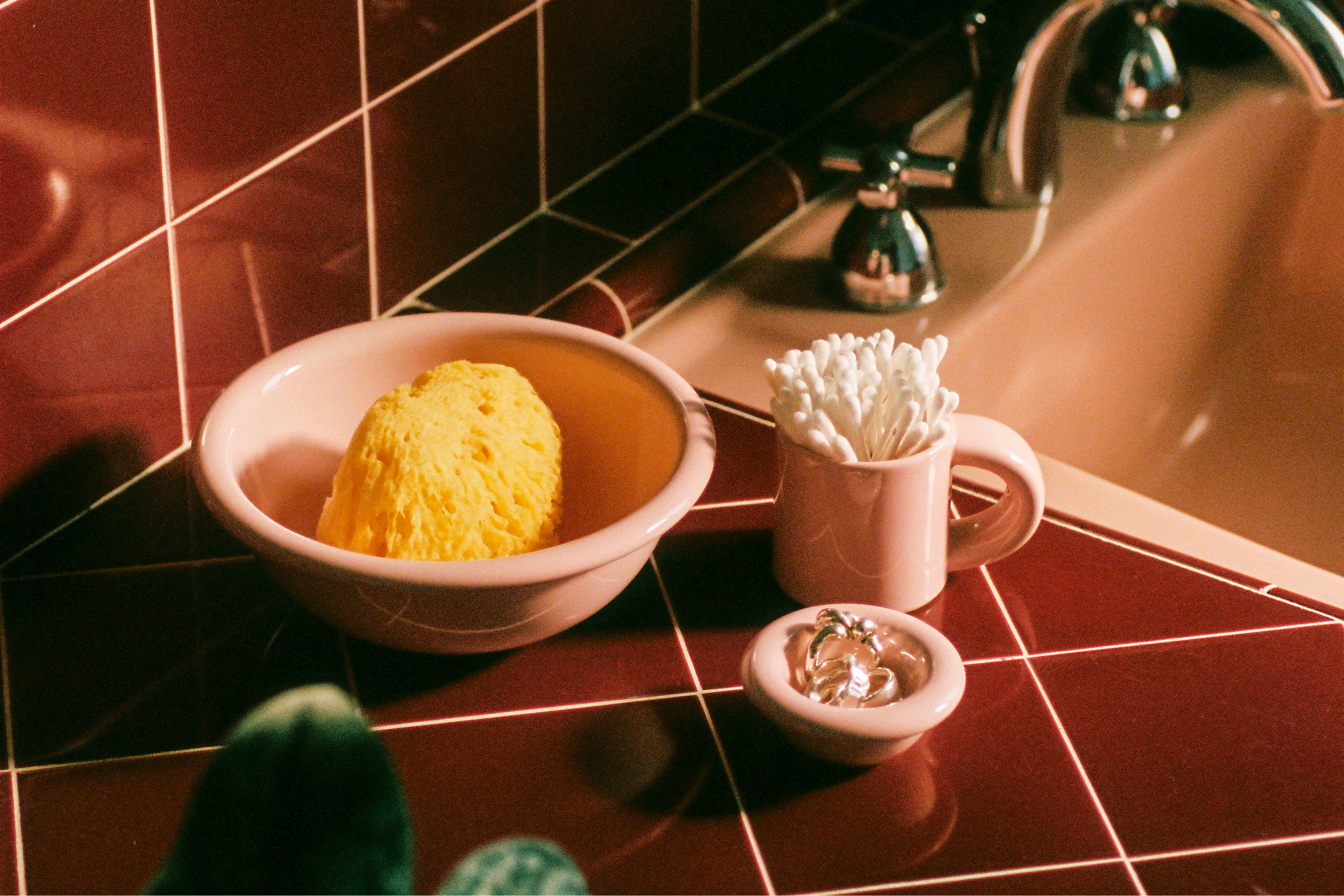 A lifestyle image of a bathroom scene featuring Bronto Bowl, Bronto Espresso Cup, and Bronto Egg Cup.