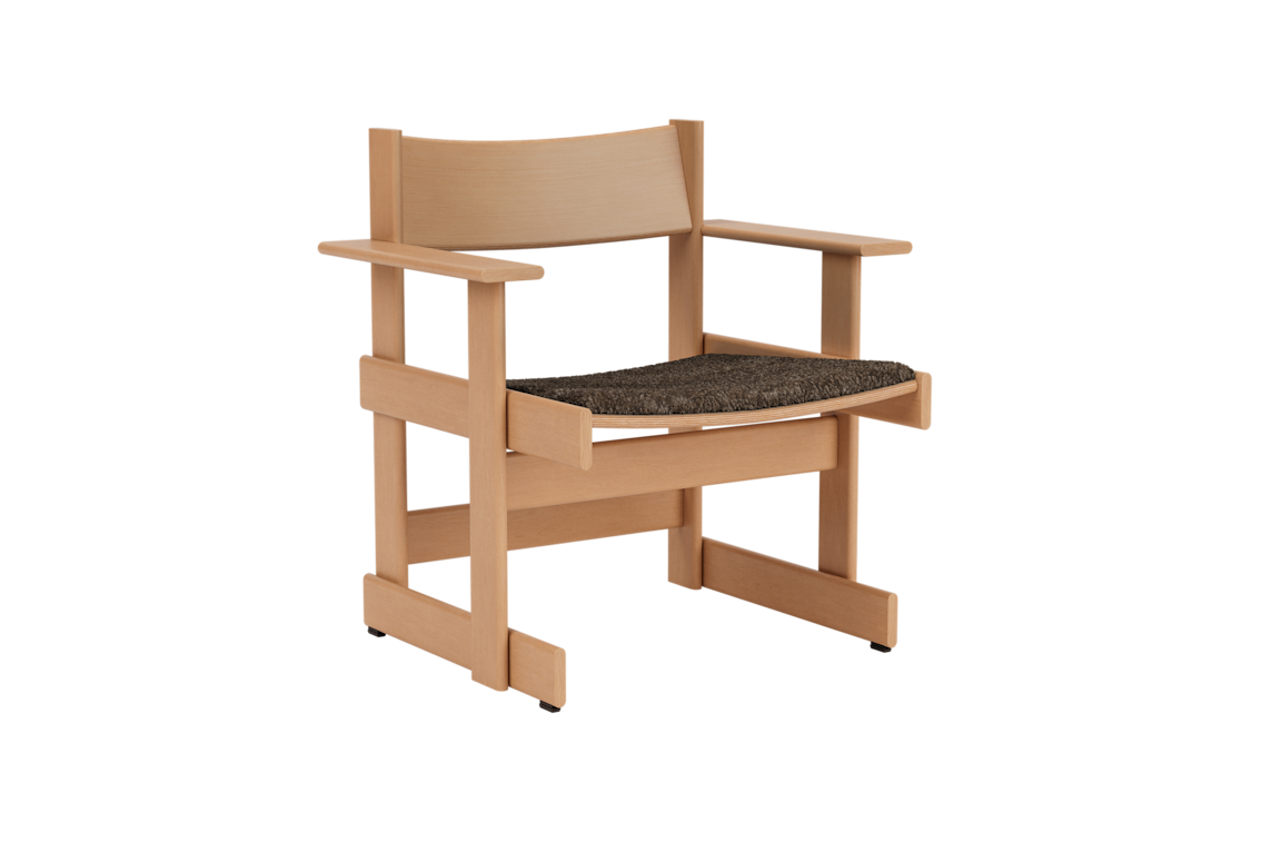 Bullnose Lounge Chair, Natural / Taupe Sheepskin Seat Pad, Art. no. 31671 (image 1)