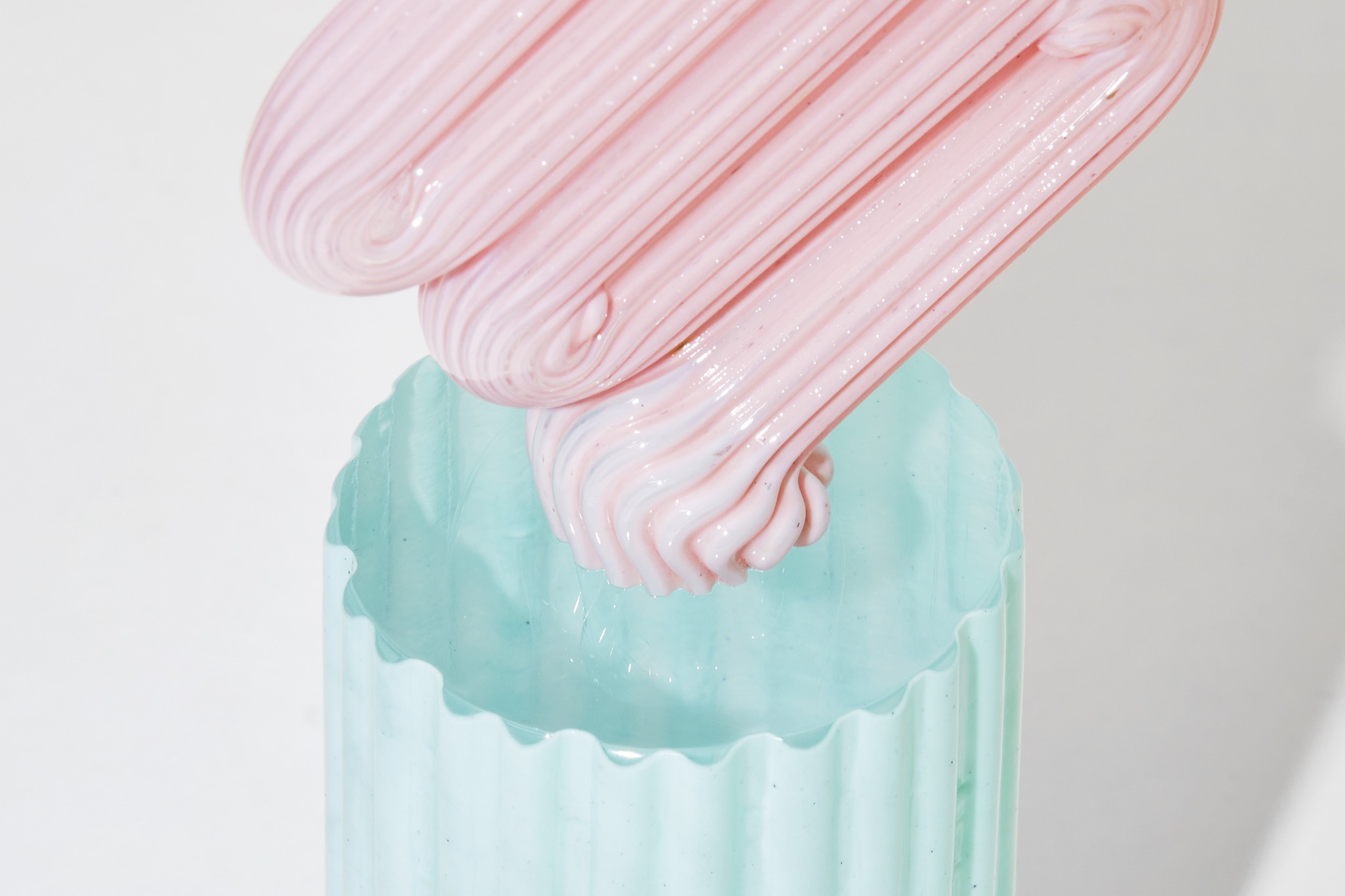 Monument Celadon Base / Pink Swirl, Art. no. 70032 (image 3)