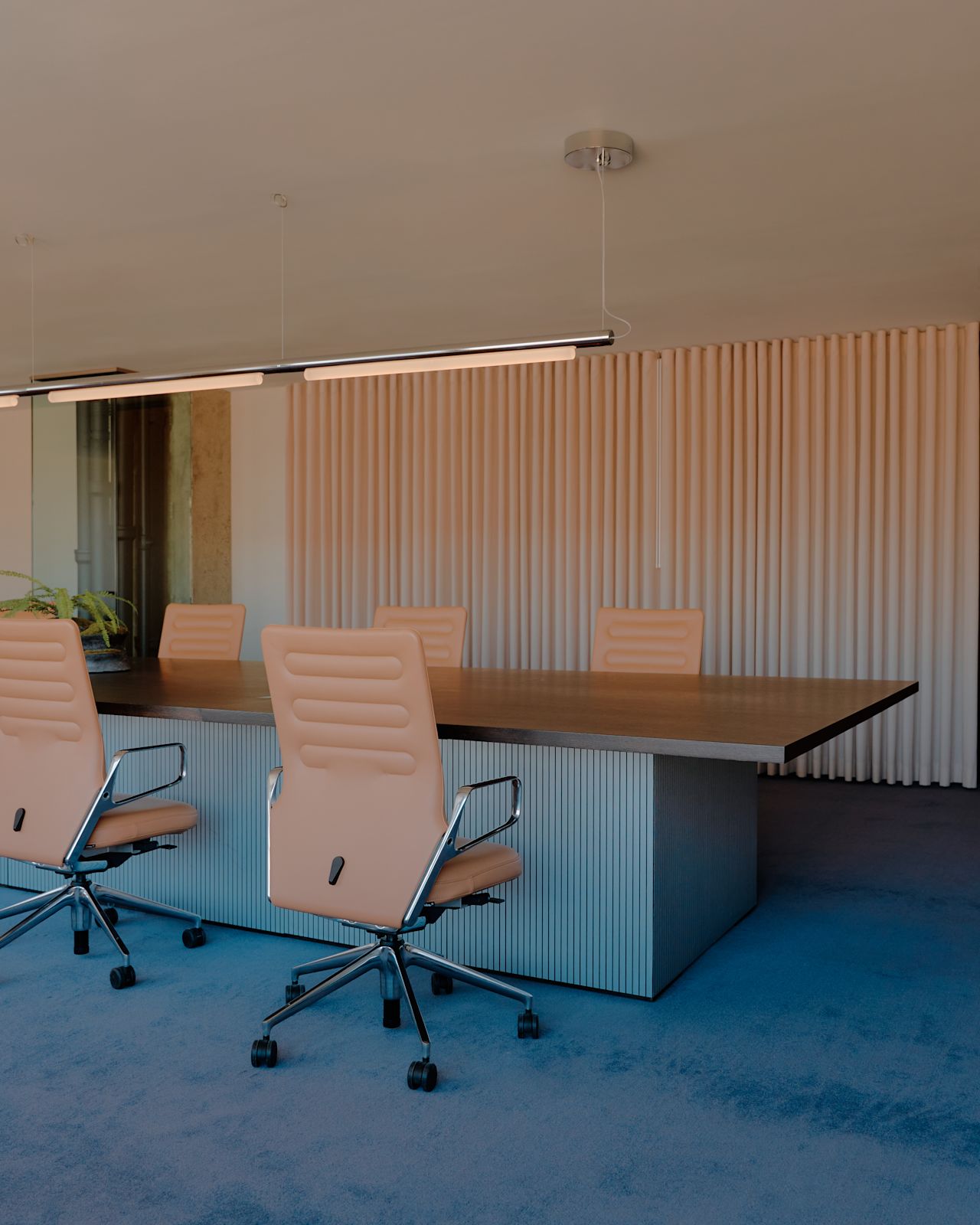 Float Studio 90904 Financial Firm