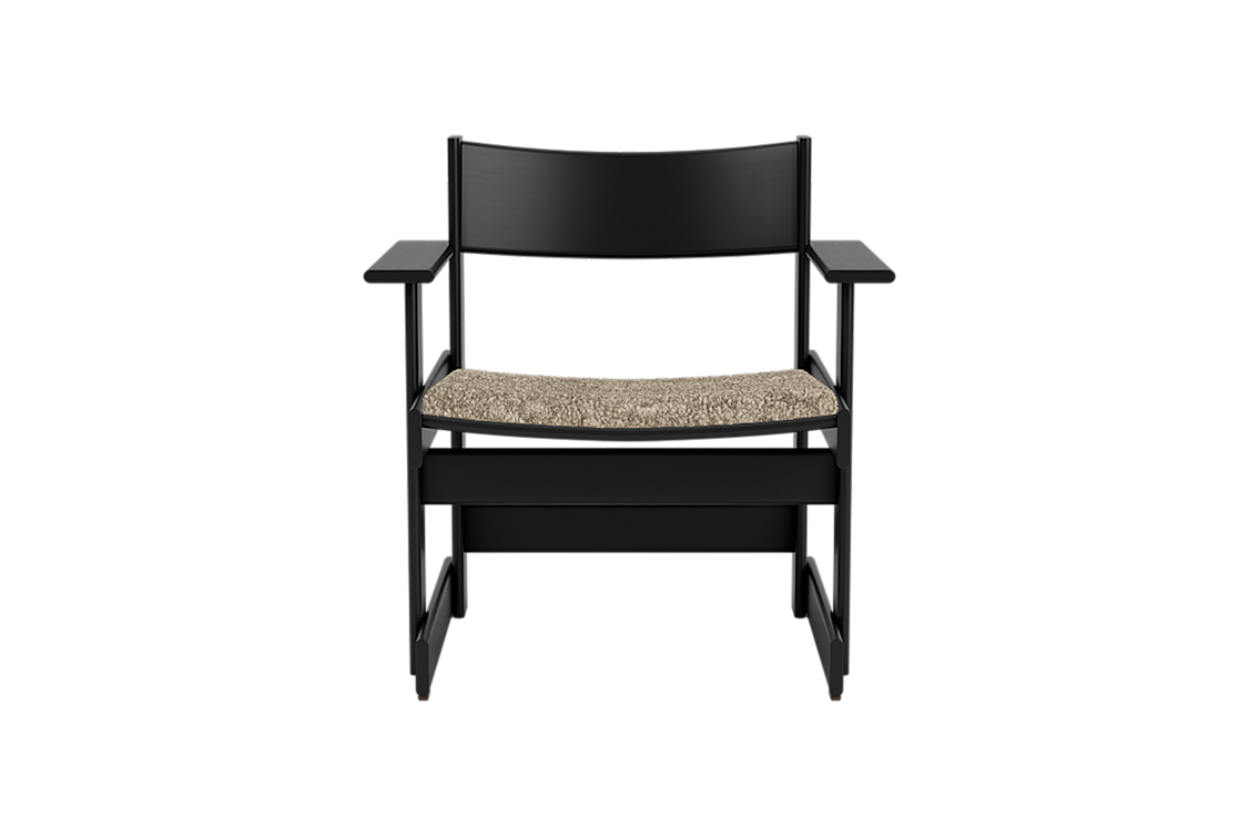 Bullnose Lounge Chair, Black / Taupe Sheepskin Seat Pad, Art. no. 31674 (image 2)