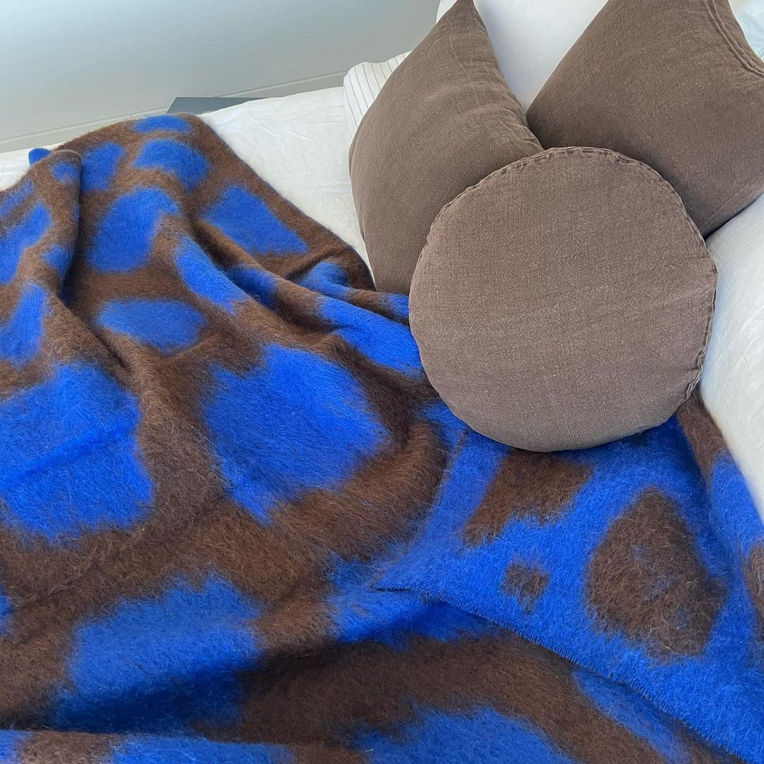 Shared by @jesshislopstylist