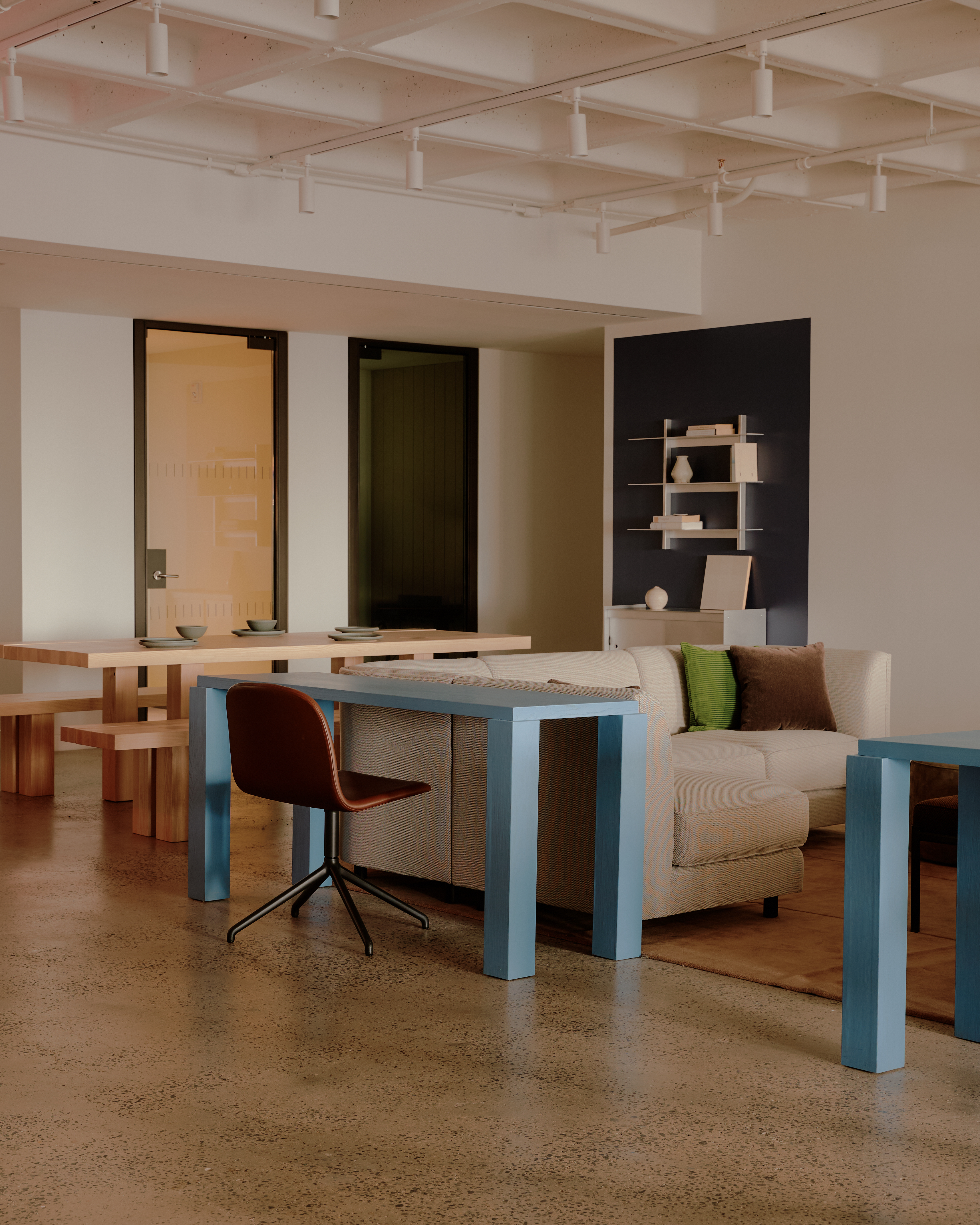 Float Studio 91387 Financial Firm