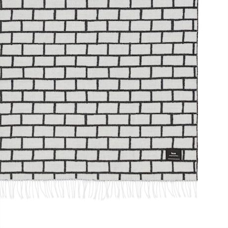 Brick Throw, Black / White