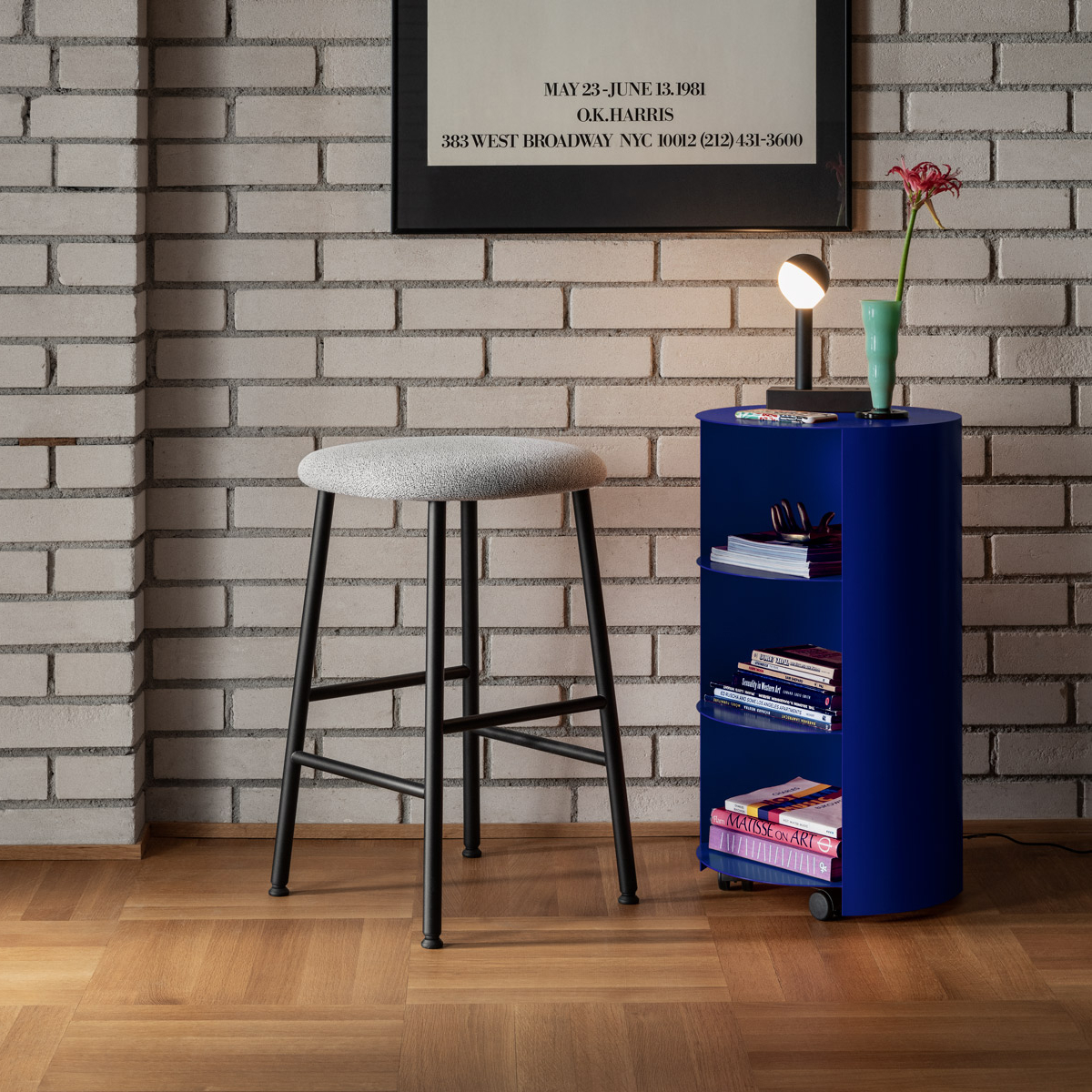 Hide Pedestal, Ultramarine Blue Textured