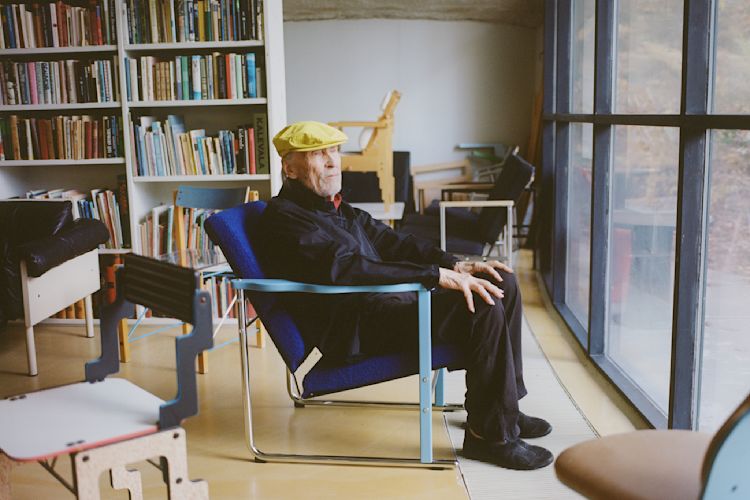 Portrait of Yrjö Kukkapuro, the designer of Experiment Chair.