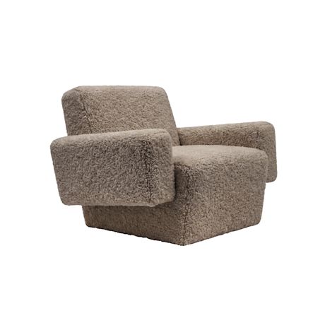 Hunk Lounge Chair With Armrests, Curly 17mm 07 Sahara