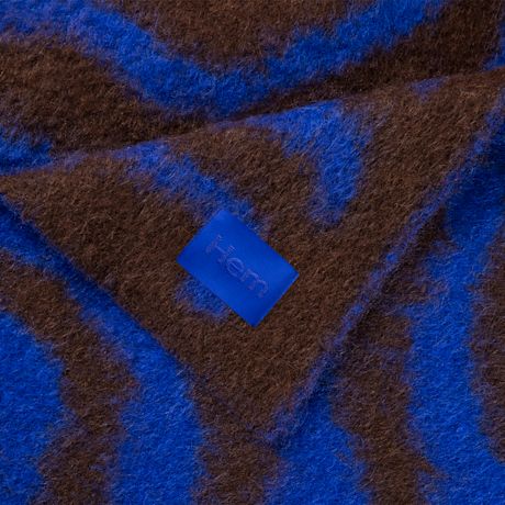 Monster Throw, Ultramarine Blue / Brown Wiggle