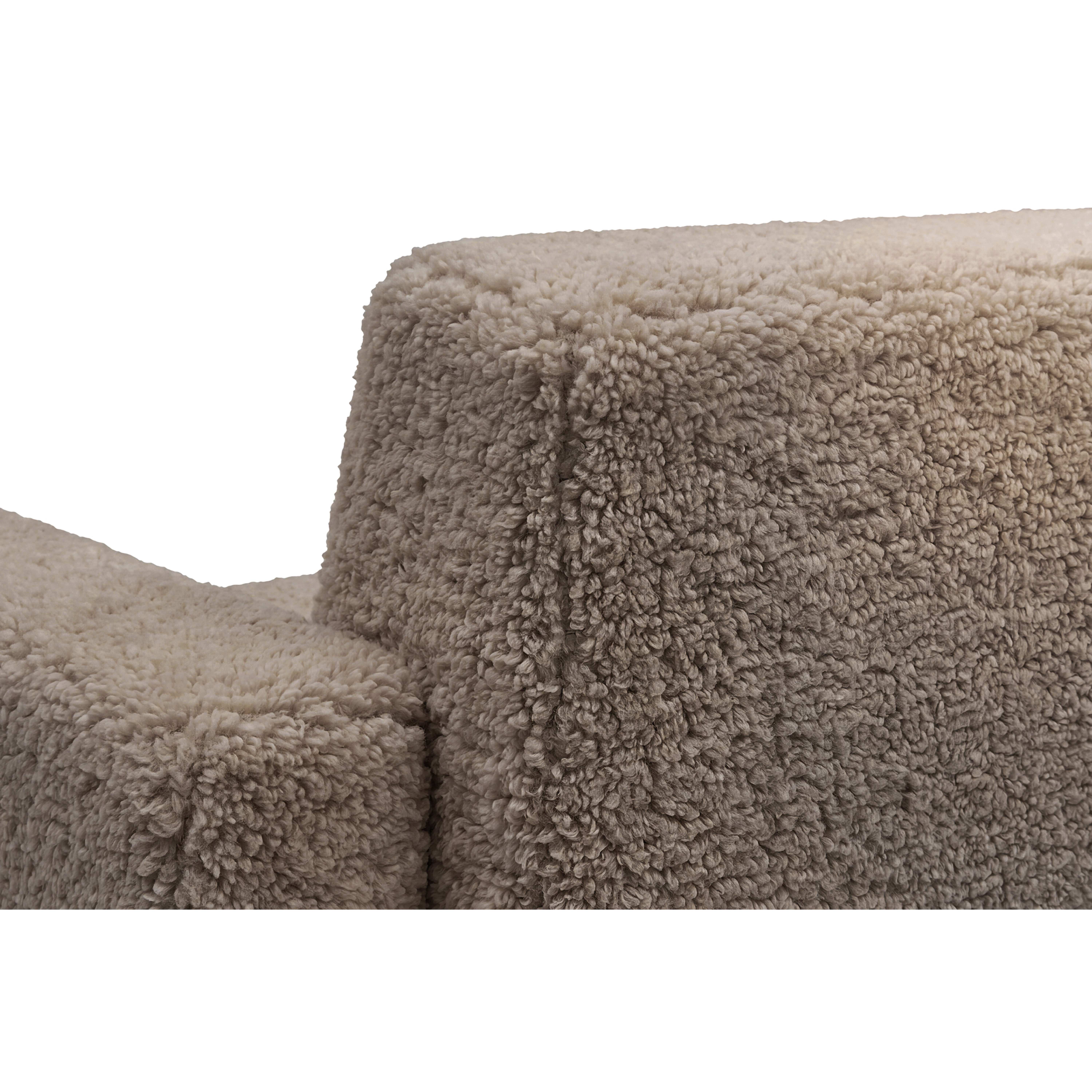 Hunk Lounge Chair With Armrests, Curly 17mm 07 Sahara, Art. no. 32173 (image 6)