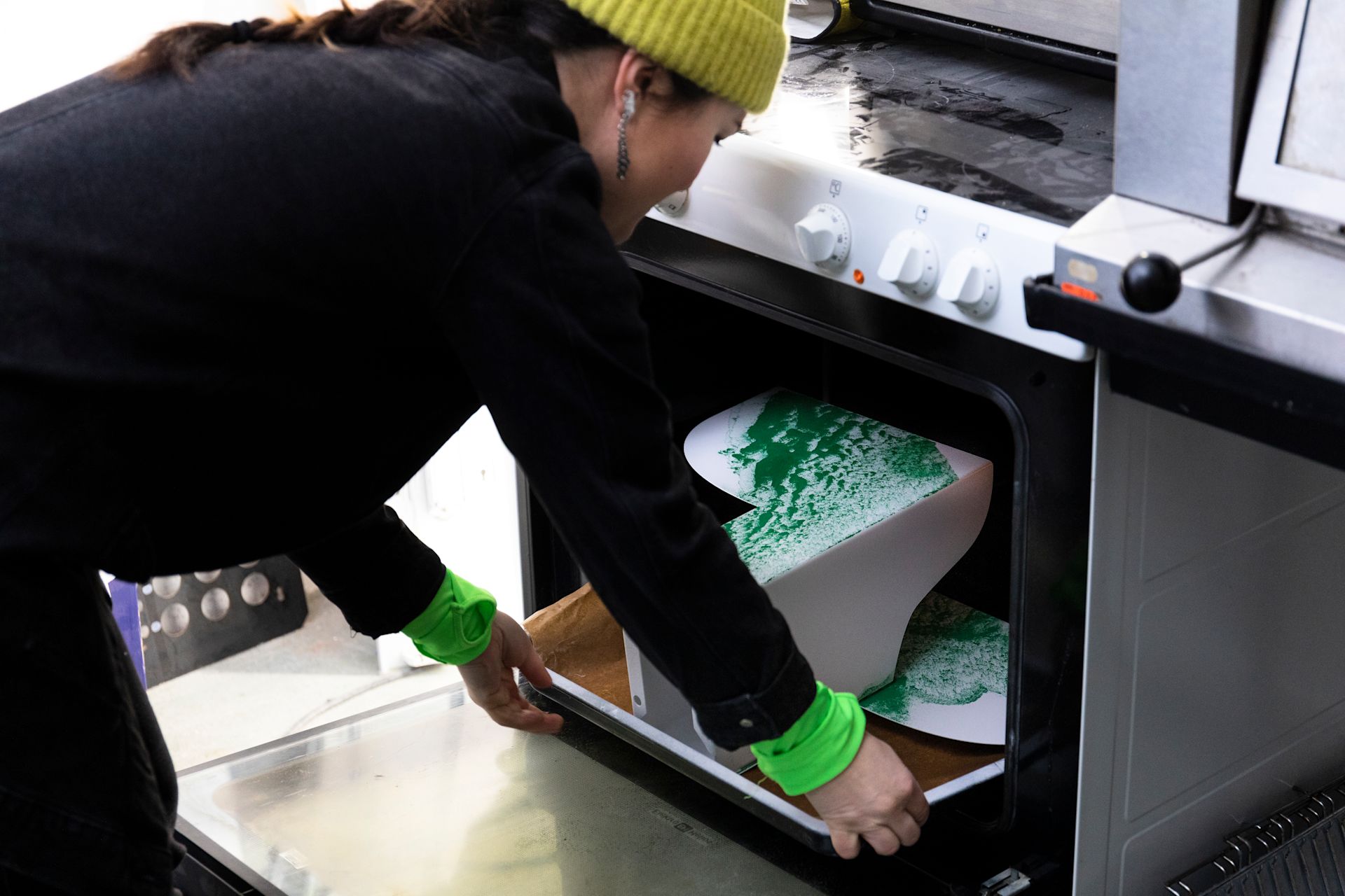 Their Making Jenny Nordberg: The Making of a Powder Vase — Hem