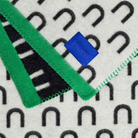 Arch Throw, Black / White / Green