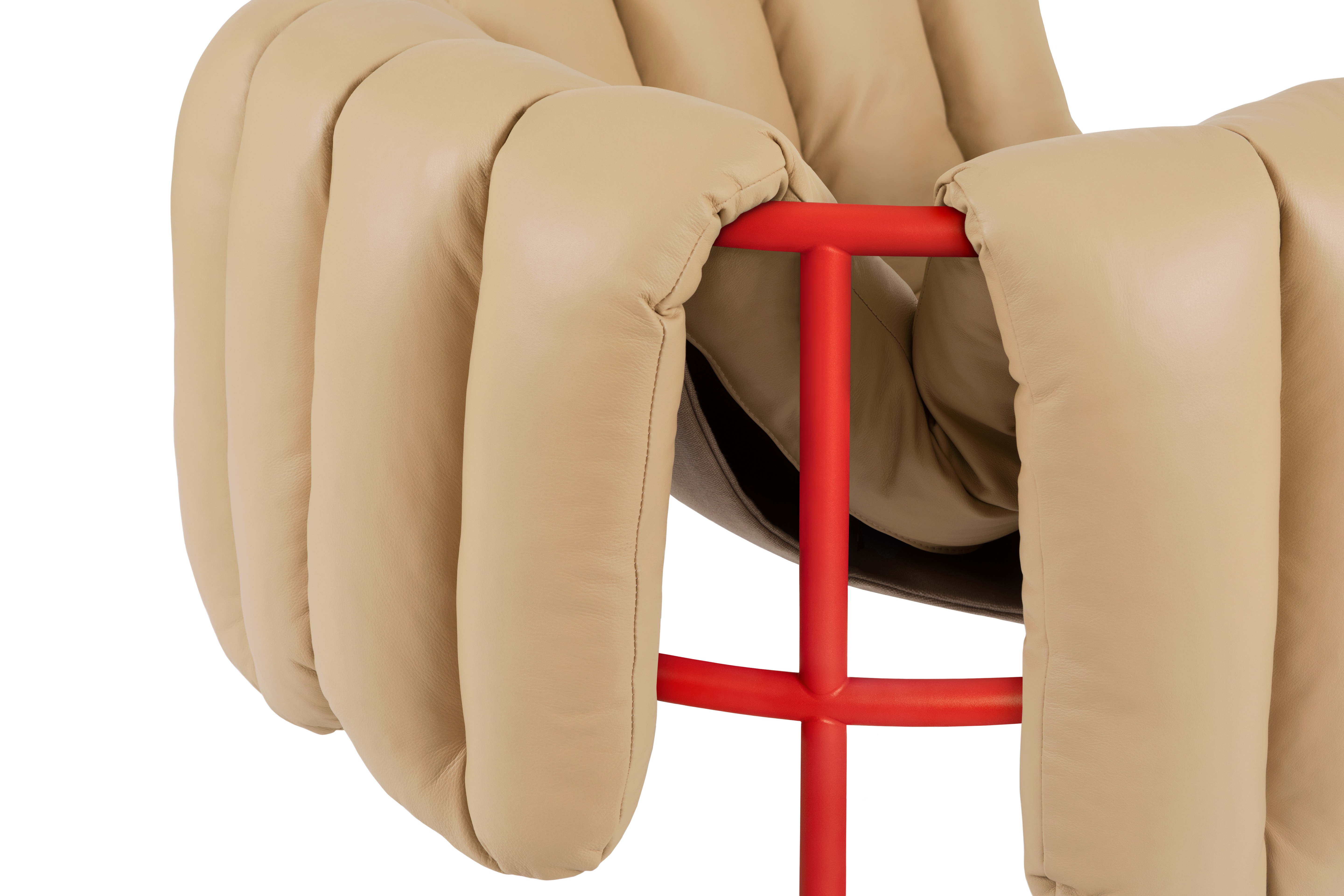 Puffy Lounge Chair, Sand Leather / Traffic Red (UK), Art. no. 20693 (image 2)